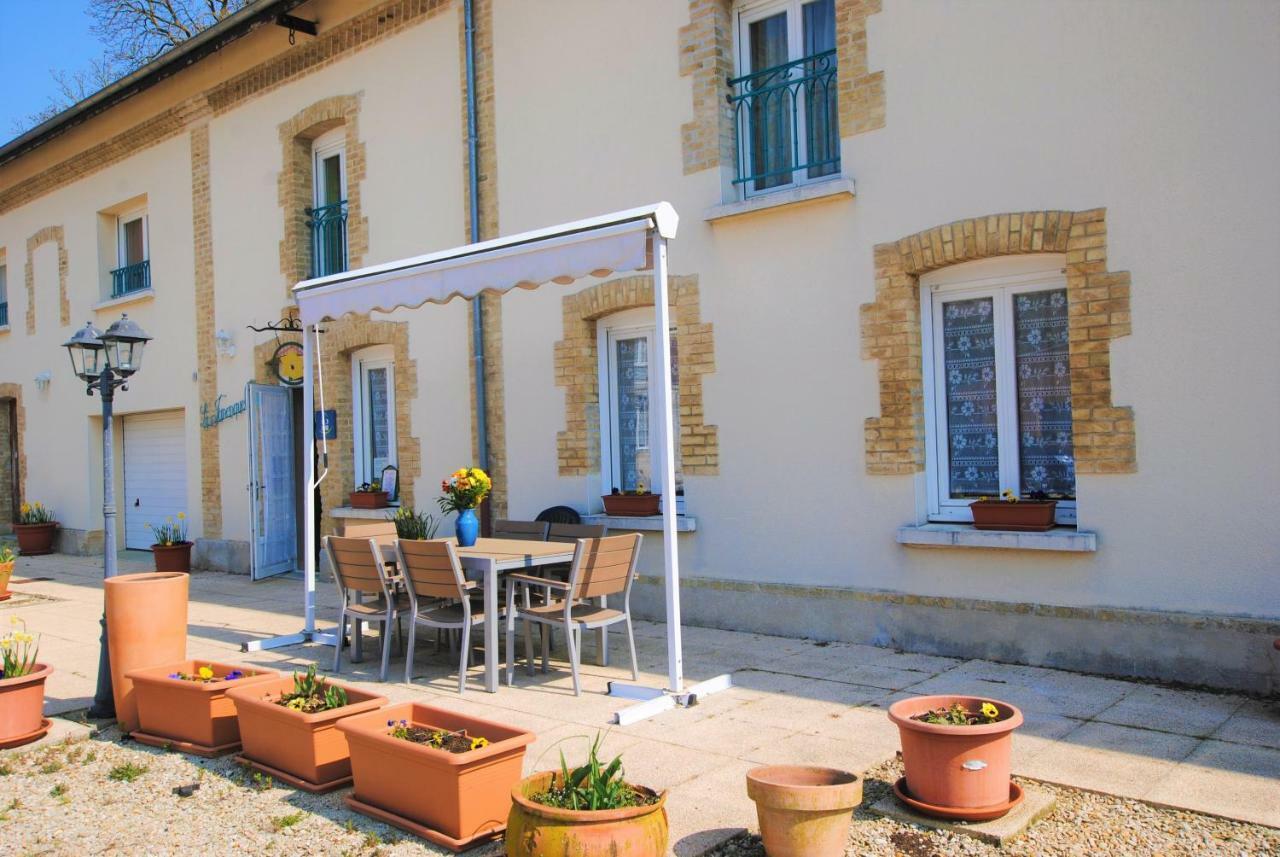 Bed and Breakfast La Janenquelle Sarry  Exteriér fotografie